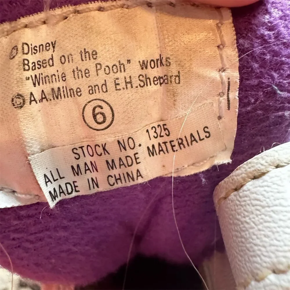 Vintage Winnie the Pooh Light Up Toddler Sneakers Size 6 Disney working‎ lights!